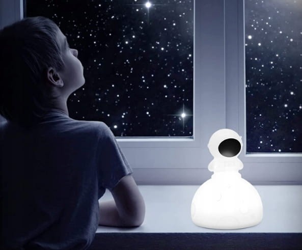 LAMPKA NOCNA ASTRONAUTA DLA DZIECI Kolorowa SILIKONOWA LED RGB z pilotem - zdjęcie 3